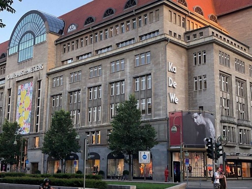 Möbeltaxi Berlin Schöneberg – Günstig & Zuverlässig Möbel transportieren